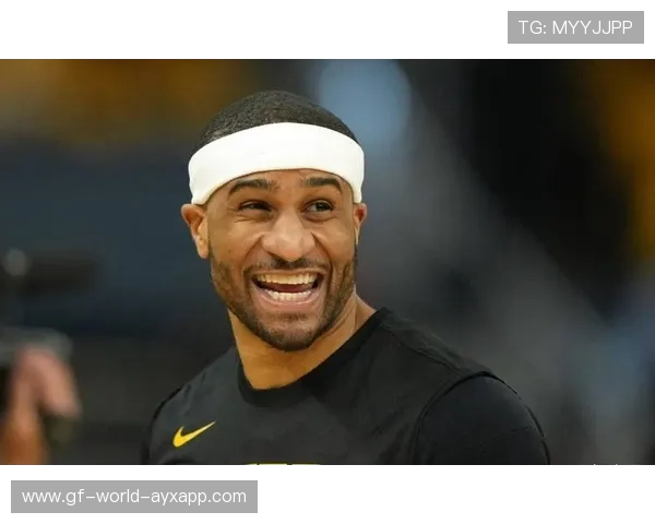 勇士加里·佩顿二世全场控制节奏，助攻暴扣